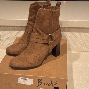 Coconuts by Matisse Brown Textured Heeled Boots